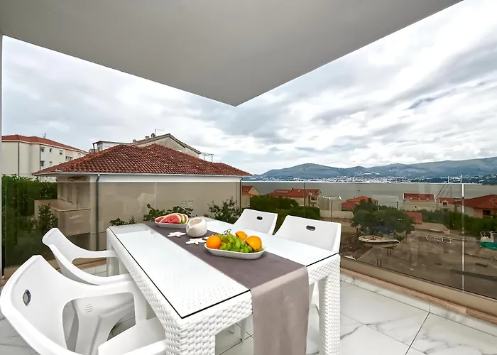 Appartement Luksusowy Z Podgrzewanym Basenem I Widokiem Na Morze Trogir
