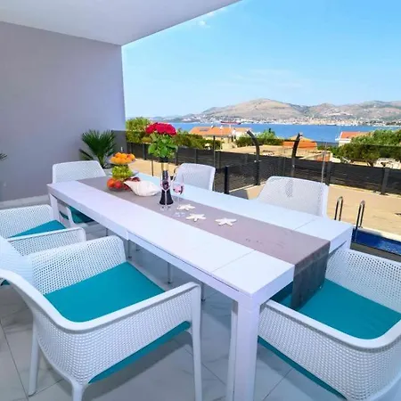 Luksusowy Z Podgrzewanym Basenem I Widokiem Na Morze Daire