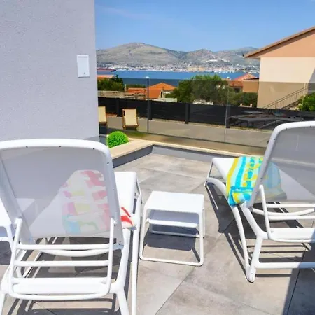 Luksusowy Z Podgrzewanym Basenem I Widokiem Na Morze Trogir